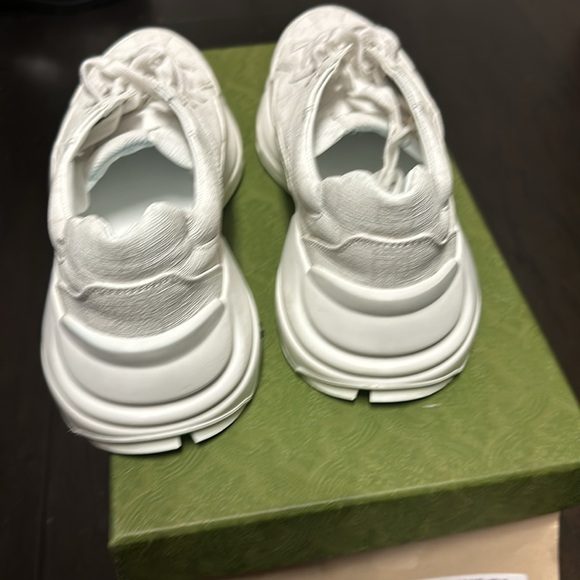 Supreme White Gucci Ryton Sneakers. - Picture 3 of 12